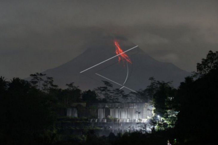 Gunung Merapi 13 kali meluncurkan guguran lava pijar