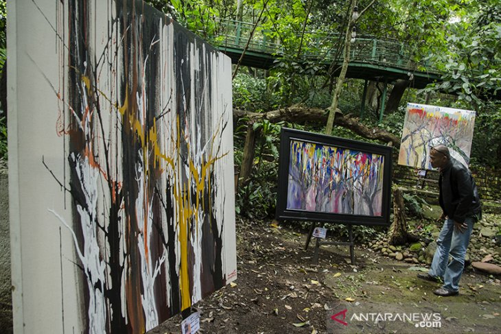 Pameran lukisan Trees of Life 