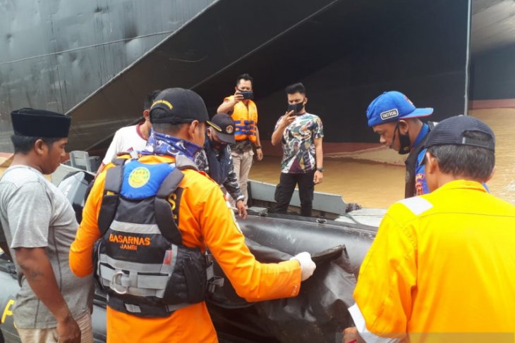 Seorang ABK terjatuh dengan kepala membentur besi, tewas tenggelam di Sungai Batanghari