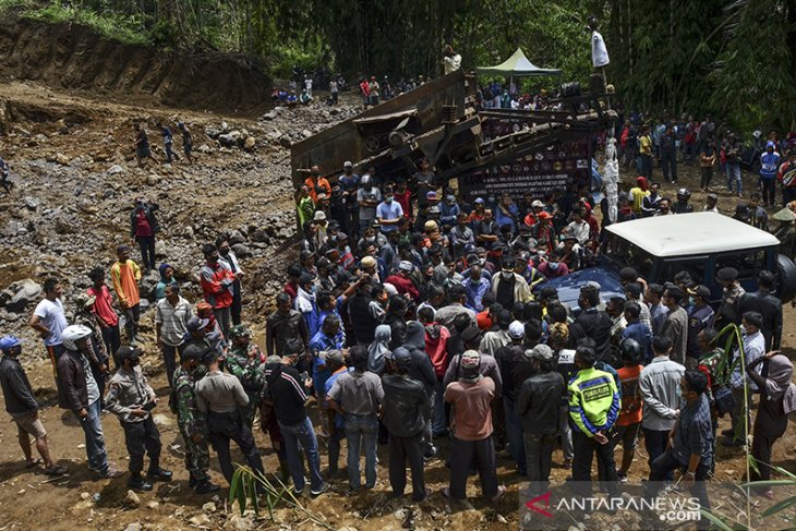 Wagub Jabar sidak tambang pasir Galunggung 