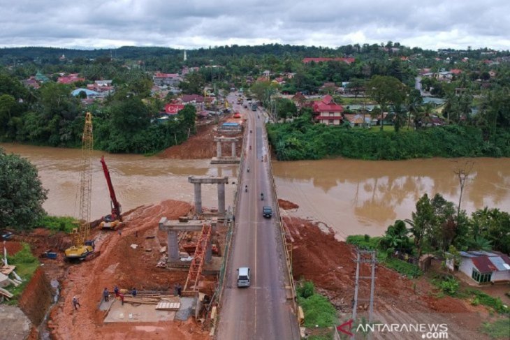 Pembangunan jembatan Jalan Lintas Sumatera