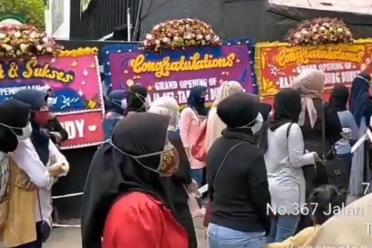 Polisi periksa Rizky Billar terkait kerumunan pembukaan restoran