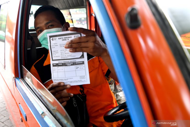 Vaksinasi Sopir Transportasi Umum Gresik