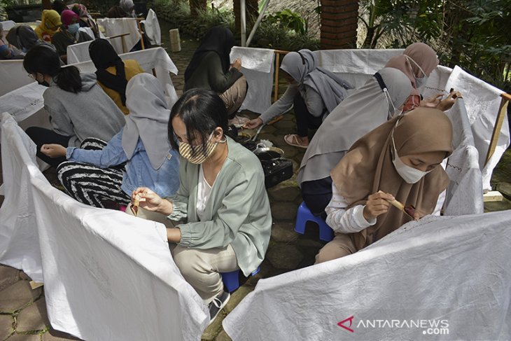 Pelatihan batik tulis garutan 