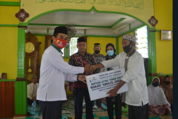Baznas Sanggau bantu sel surya Masjid Amalul Jariah Dusun Jeranai