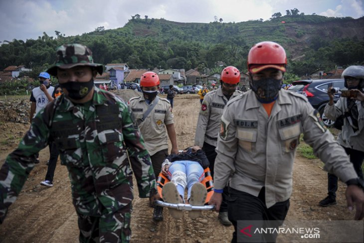 Simulasi tanggap bencana di Kabupaten Bandung Barat