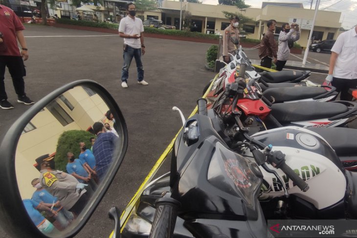 Polisi ringkus 8 pelaku pencurian dengan senjata mainan