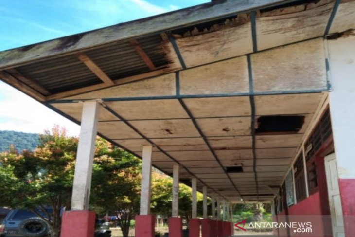 Dua sekolah di Muara Batang Gadis butuh ruang kelas baru