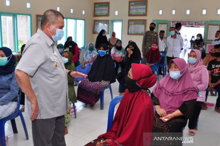Wagub Gorontalo minta warga tidak takut divaksinasi COVID-19