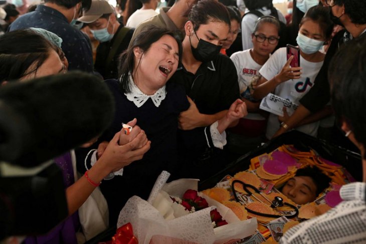 Gadis berusia 7 tahun tewas tertembak, Myanmar lakukan aksi mogok