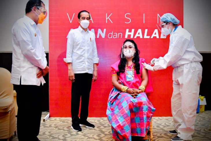 President witnesses mass COVID-19 vaccination in Bogor