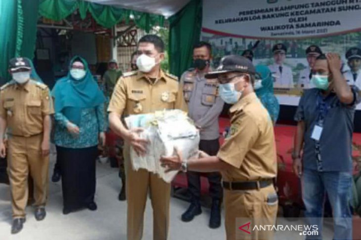 Walikota Samarinda resmikan kampung tangguh COVID-19