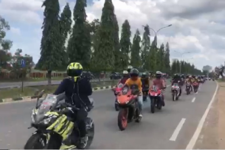 Komunitas CBR West Borneo ajak tamu daerah keliling tempat wisata