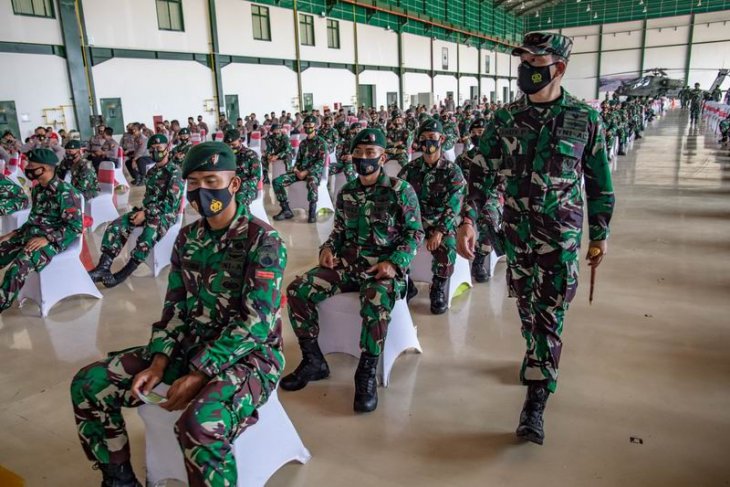 Vaksinasi COVID-19 anggota TNI-Polri