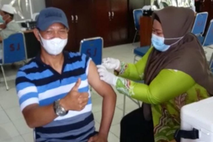 Pengakuan Paman Yani sesudah divaksin COVID-19