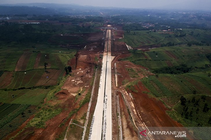 Progres pembangunan jalan tol Cisumdawu