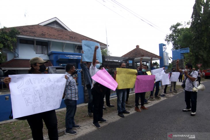 Aksi Solidaritas Kekerasan Terhadap Wartawan