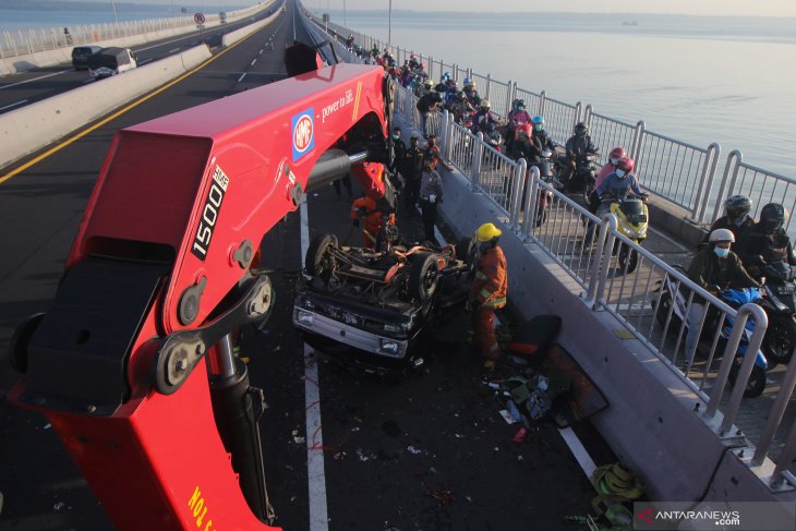 Kecelakaan di Jembatan Suramadu