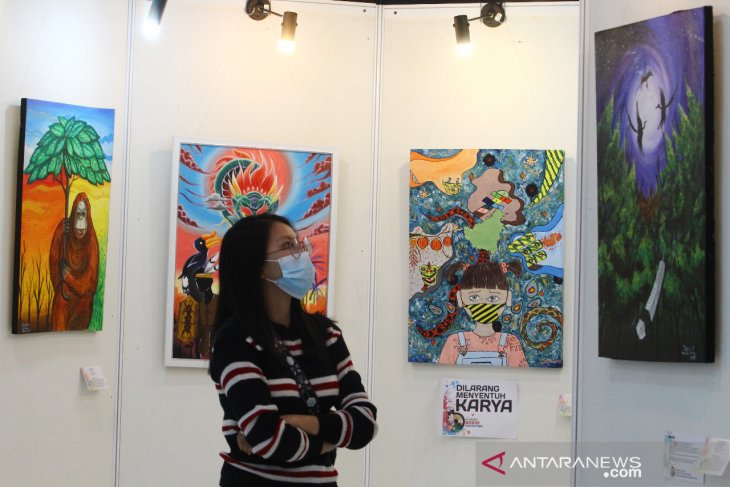 Pameran Re Kreasi Warna Khatulistiwa