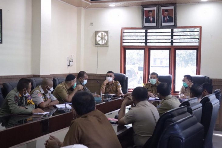 Satgas COVID-19 Binjai larang warga masuk areal Lapangan Merdeka tak pakai masker