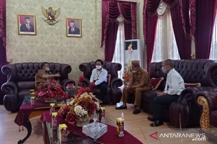 PLTU Anggrek Gorut beli sampah ranting dan kayu produksi masyarakat