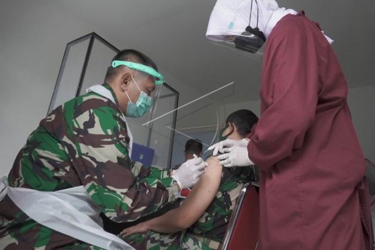 Vaksinasi COVID-19 prajurit TNI
