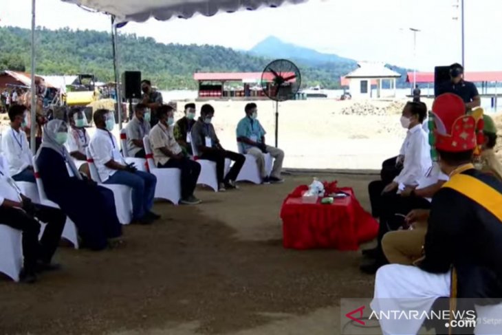 Presiden bantu alat tangkap ikan dan modal bagi nelayan