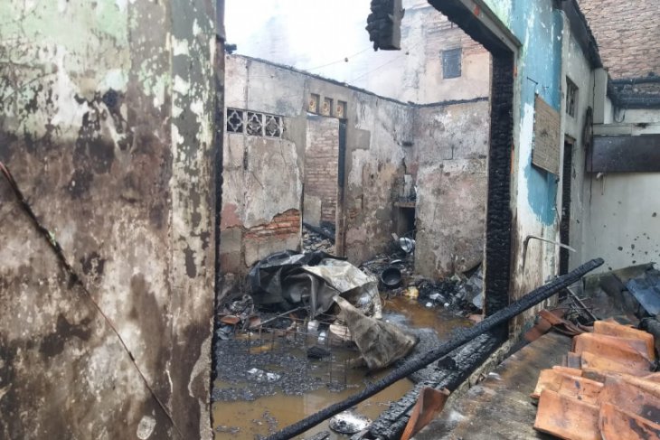 Kebakaran hanguskan11 rumah di Matraman