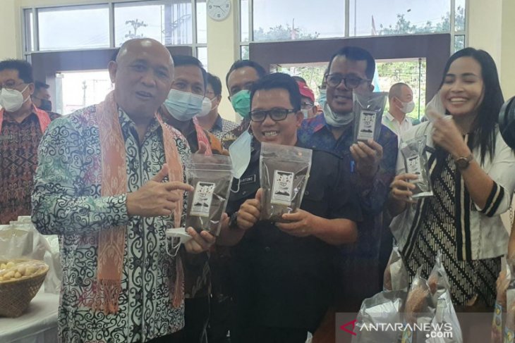Menkop UKM : Produk bidai Sekadau layak tembus pasar global
