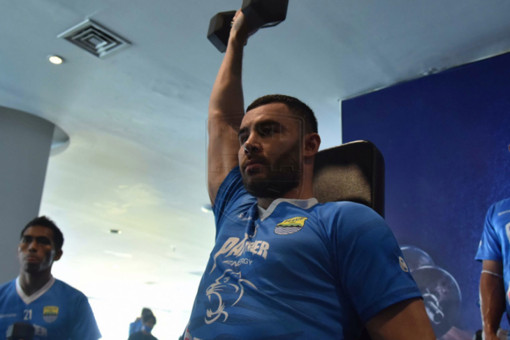 Farshad Noor bergabung, Persib peroleh tambahan kekuatan