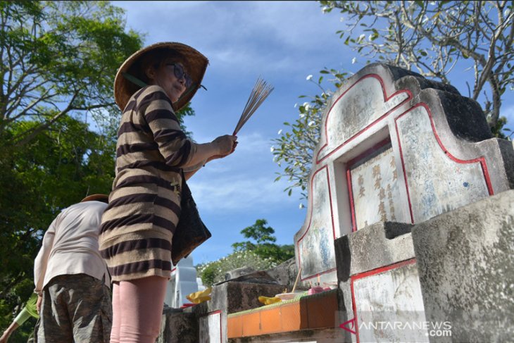Warga Tionghoa Gelar Tradisi Ceng Beng di Aceh