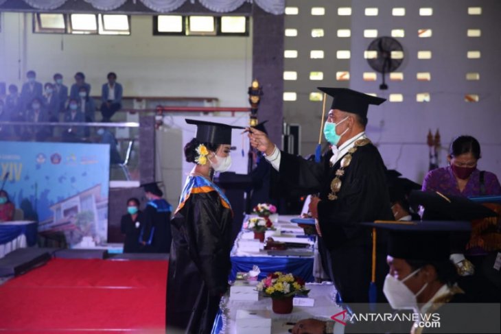 Rektor minta lulusan Undiksha bisa