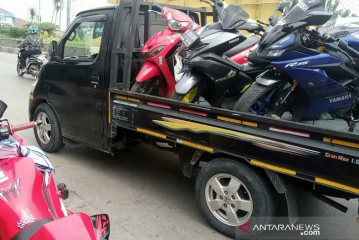 Sembilan motor knalpot bising terjaring razia Polres Metro Bekasi