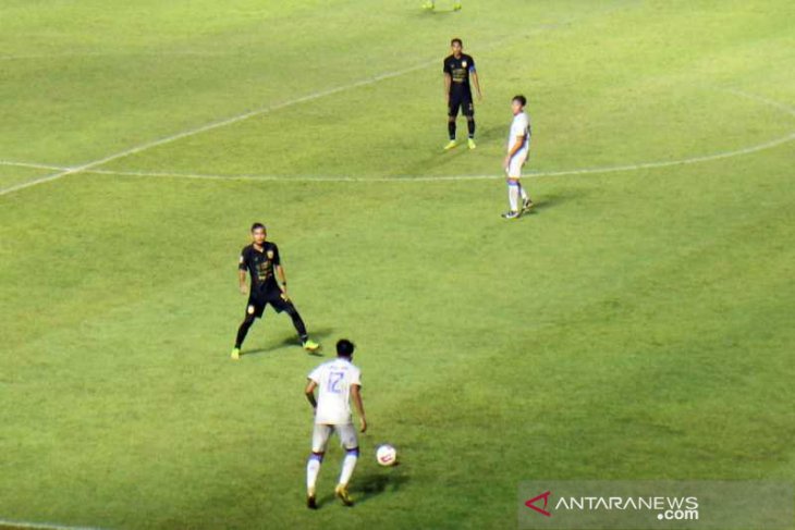 PSIS kalahkan Arema 3-2