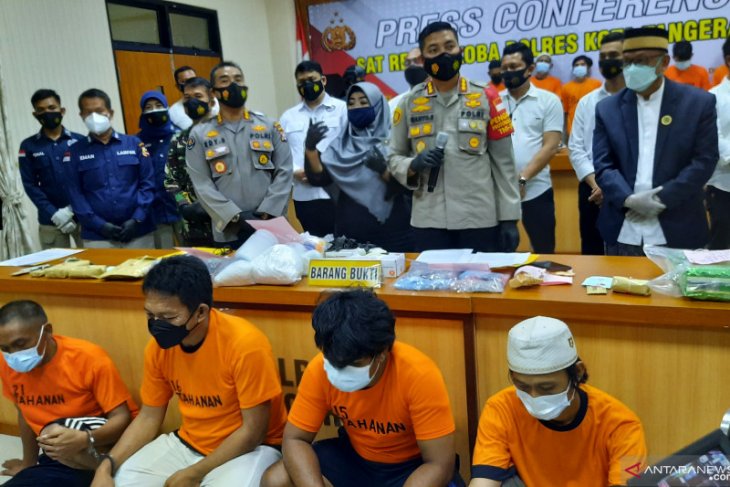 20210331 104231 - Empat Fakta Kepala Desa di Tangerang yang Di Gerebek Saat Pesta Narkoba