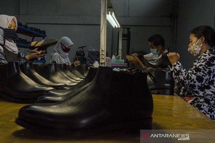 Ekspor sepatu kulit dari Bandung 