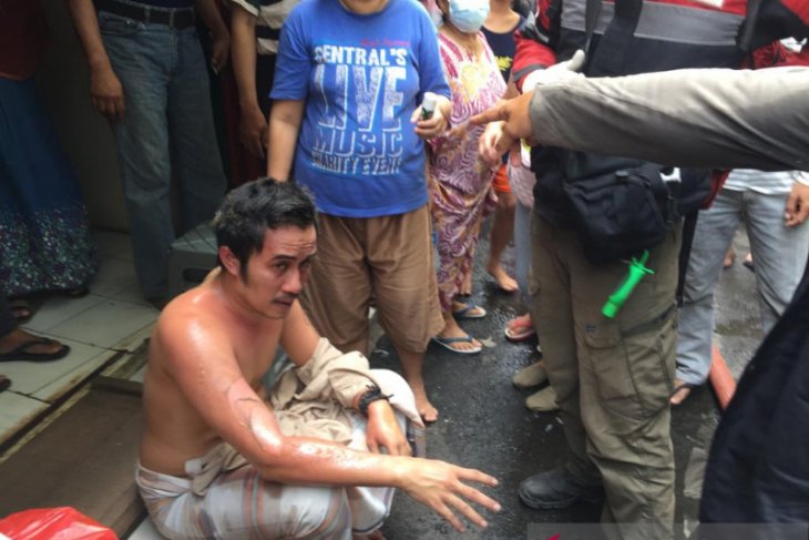 Kebakaran di Rawamangun, dua orang alami luka bakar