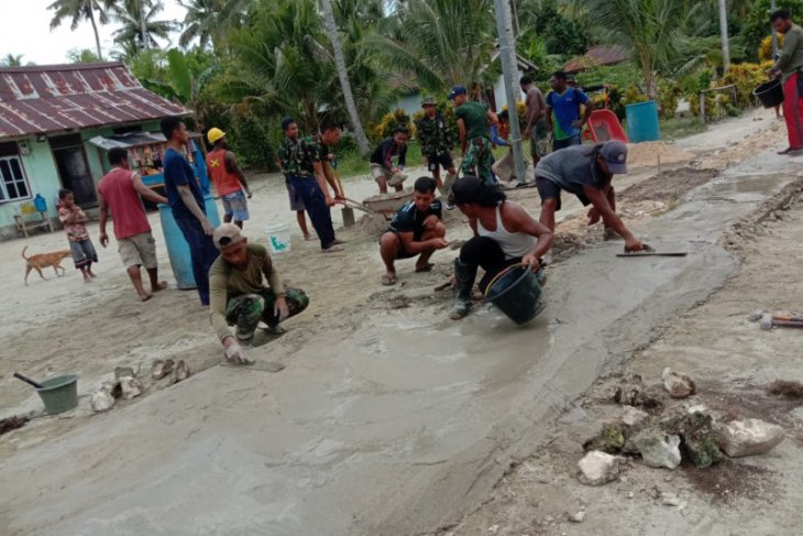 TNI AL membangun Pulau Soop Papua Barat jadi kampung bahari nusantara