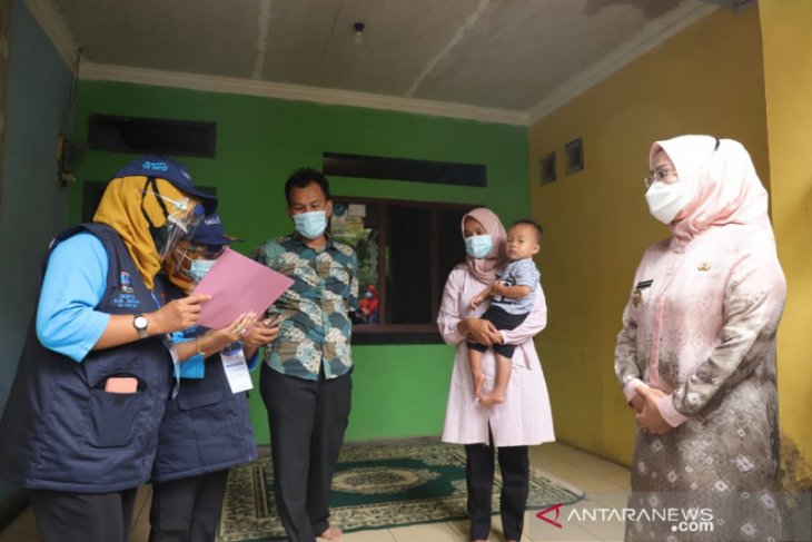 Bupati Serang terjun langsung dampingi TPD mendata warga