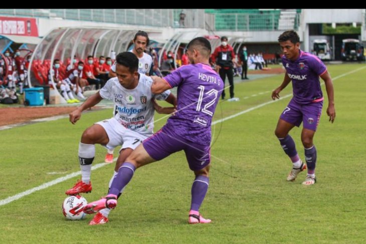 Bali United bermain imbang lawan Persita