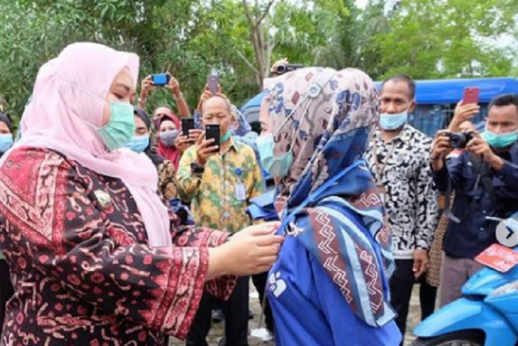 Bupati Muarojambi lepas petugas pencatat