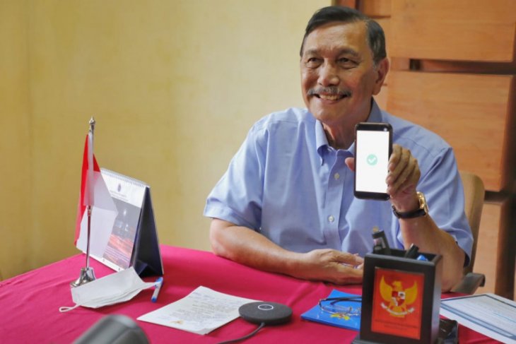 Menko Luhut dorong rakyat belanja produk UMKM dalam negeri