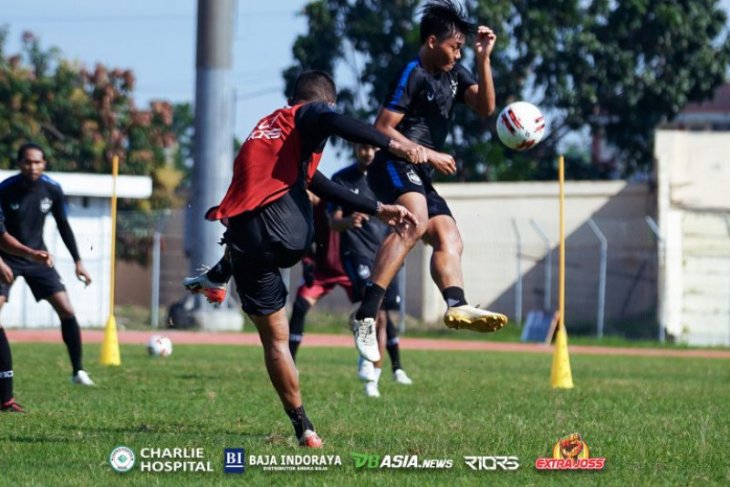Piala Menpora: PSIS vs PSM,