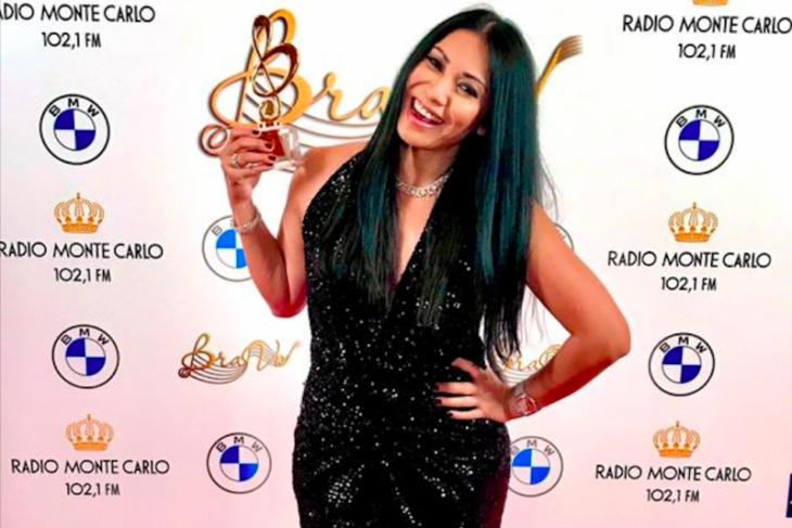 Anggun terima penghargaan di penghargaan musik Rusia