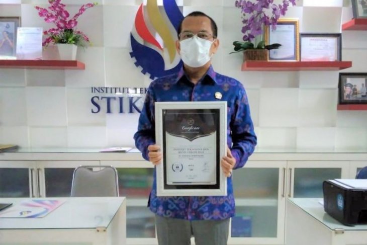 ITB STIKOM Bali terima anugerah pendidikan Indonesia 2021 dari ISAA