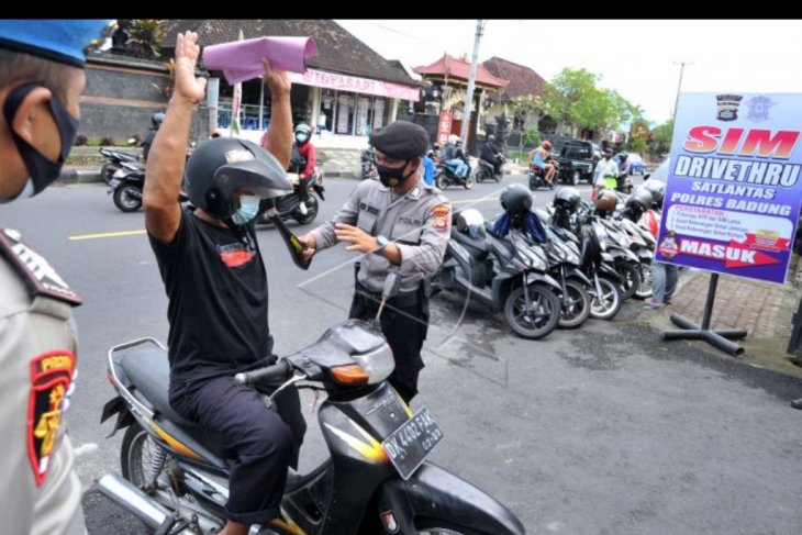 Layanan SIM drive thru Polres Badung