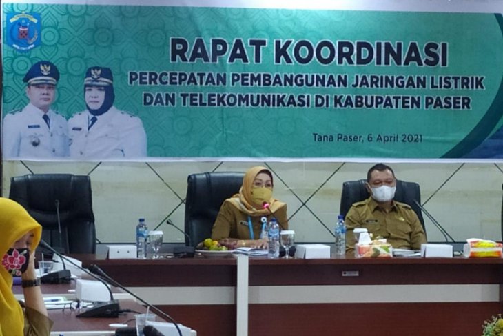Bupati Paser minta persoalan listrik dan telekomunikasi di pedesaan tertangani