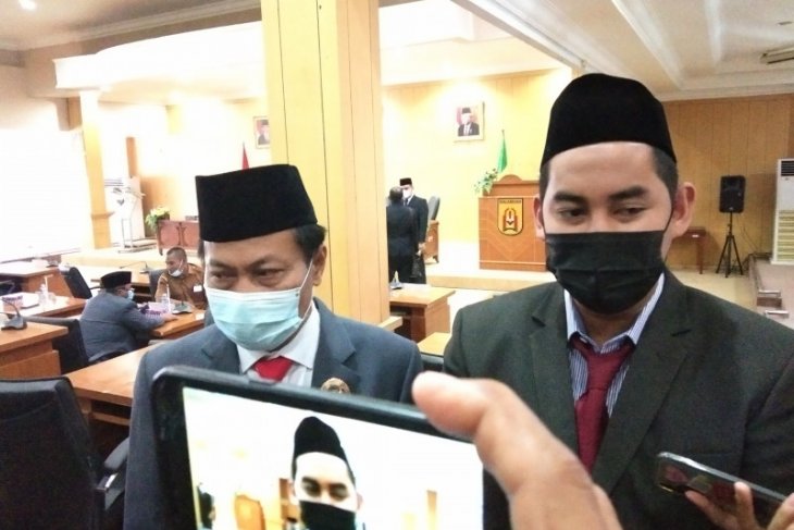 DPRD terima usul Raperda retribusi pelayanan pemakaman