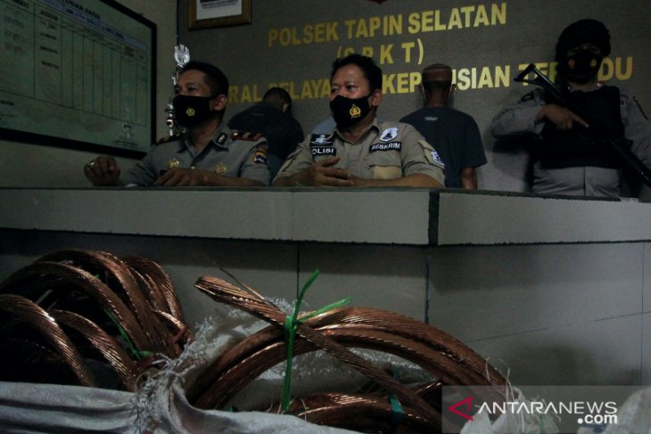 Security dan residevis curi kabel PT. AGM
