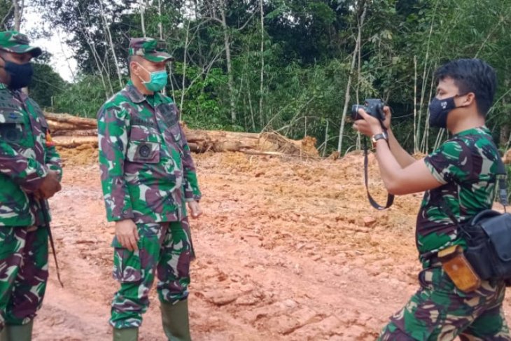 Semangat tim penerangan Kodim 1206/PSB dalam program TMMD 110